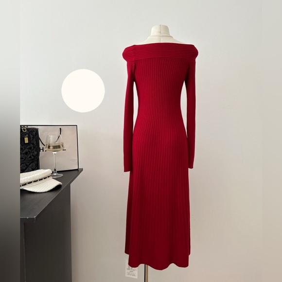 Red Bow-Neck Sweater - Picture 2 of 3